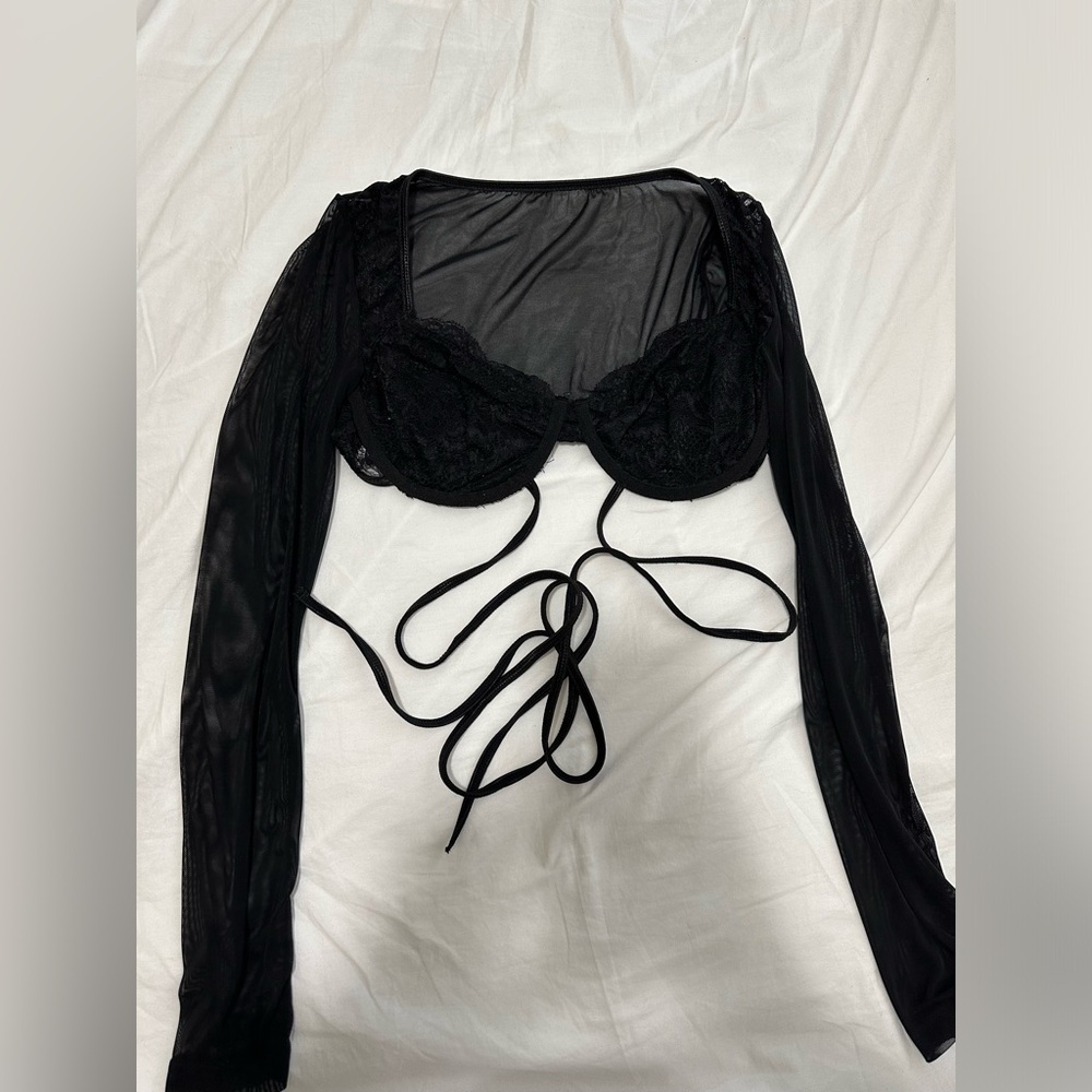 Black crop top long sleeve shirt